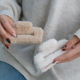 Barrette à cheveux duveteux beige